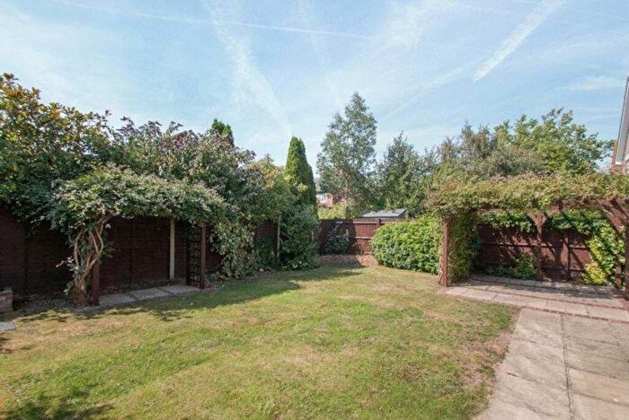 5 Bedroom House To Rent In Willowmead Close, Runcton, PO20