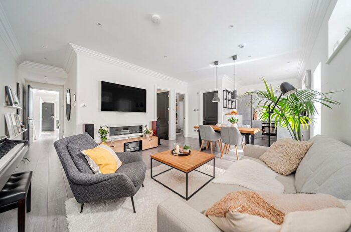2 Bedroom Flat For Sale In High Street, Bromley, BR1