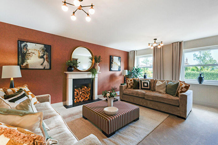 4 Bedroom Detached House For Sale In Oakland Grove, Ridgley Road, Godalming, GU8