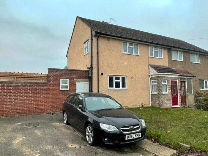3 Bedroom Semi-Detached House To Rent In Lee Close, Cheltenham, Gloucestershire GL51