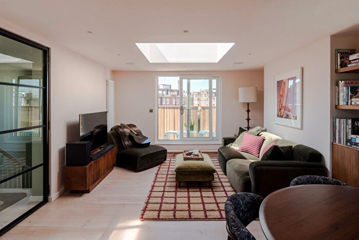 2 Bedroom Flat For Sale In Pembridge Villas, Notting Hill, London, W11