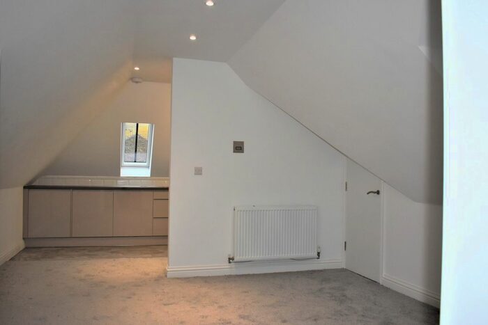 2 Bedroom Flat To Rent In High Street, Broadstairs CT10
