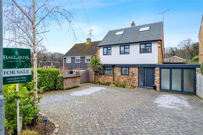 4 Bedroom Detached House For Sale In High Beeches Close, Marlow, SL7