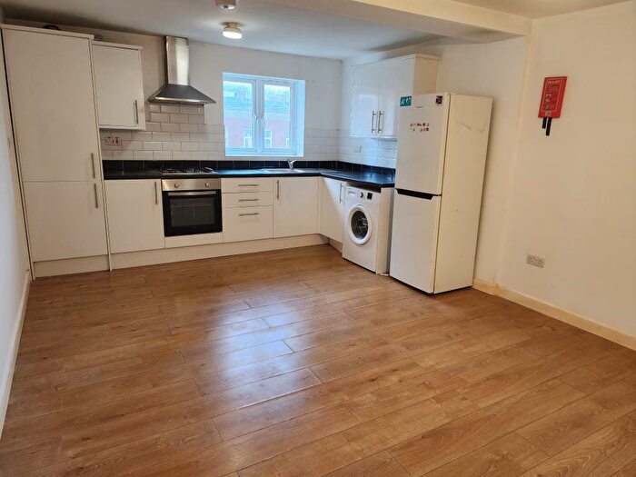 2 Bedroom Apartment To Rent In Chapel Street, Woking, GU21