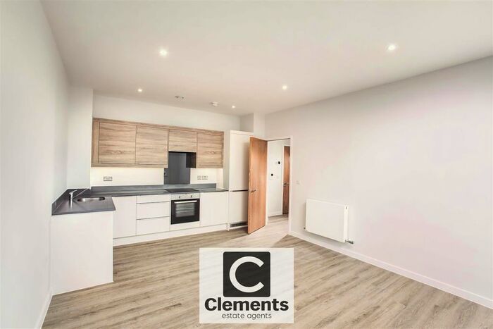 1 Bedroom Flat To Rent In Selden Hill, Hemel Hempstead HP2