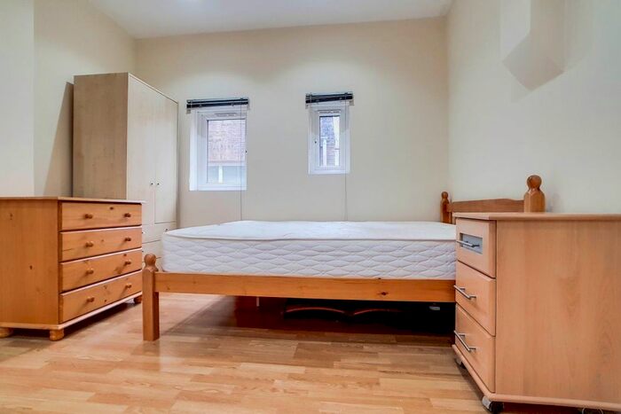 Studio To Rent In Cheniston Gardens, High Street Kensington, W8