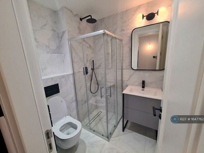 3 Bedroom Flat To Rent In Shakespeare Road, London, NW7