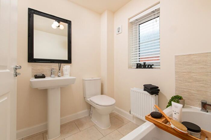 4 Bedroom Detached House For Sale In Glenvale Park Niort Way Wellingborough, NN8