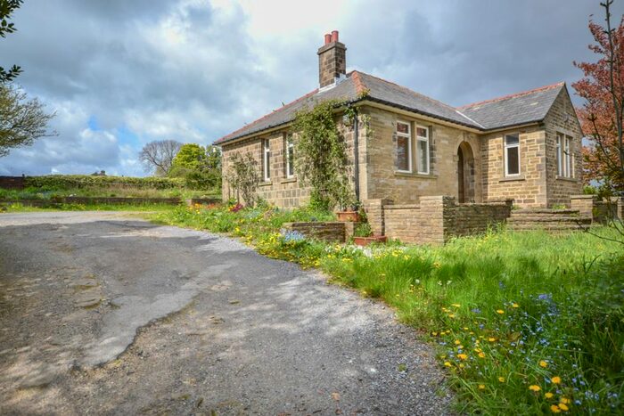 3 Bedroom Detached House To Rent In Marsh Lane, Shepley, Huddersfield, HD8