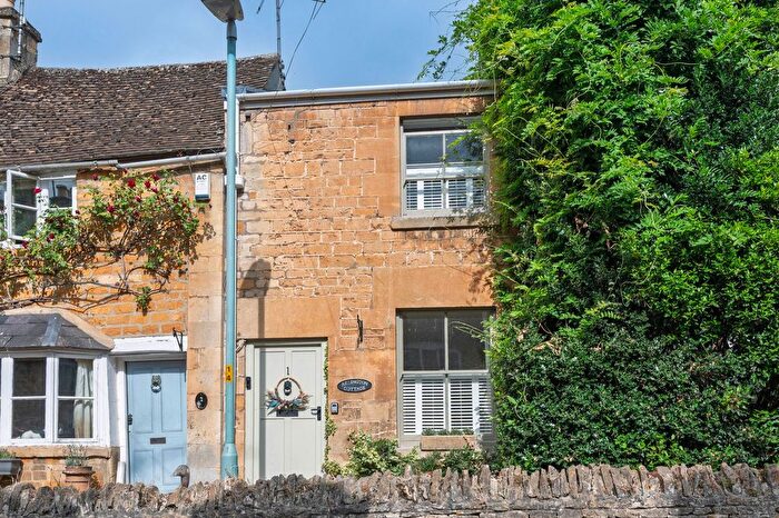 2 Bedroom Cottage For Sale In High Street, Blockley, GL56
