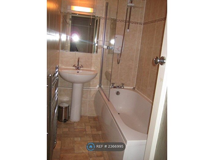 1 Bedroom Flat To Rent In Primrose Terrace, Edinburgh, EH11