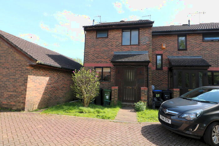 2 Bedroom End Of Terrace House To Rent In Lake View, North Holmwood, RH5