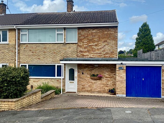 3 Bedroom Semi-Detached House For Sale In Saltersford Grove, Grantham, NG31