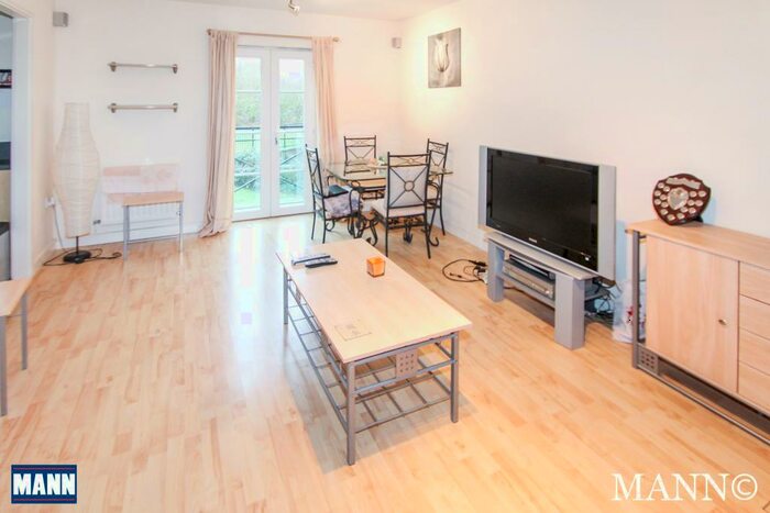 2 Bedroom Flat To Rent In Sandpiper Close, Greenhithe, DA9