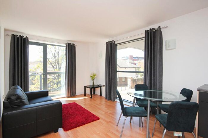 1 Bedroom Apartment For Sale In West One Aspect, City Centre, Sheffield, S3
