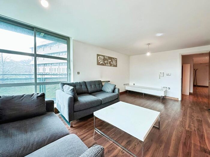 2 Bedroom Flat To Rent In St. George Building, Great George Street, Leeds, West Yorkshire, LS1