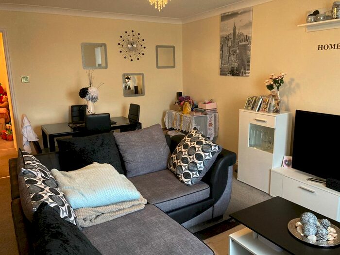 2 Bedroom Flat To Rent In Bently Way, Weston Road, Norwich, NR6