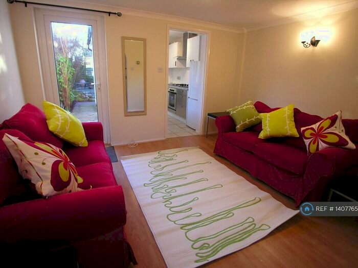 2 Bedroom Terraced House To Rent In Whitley Street, Reading, RG2