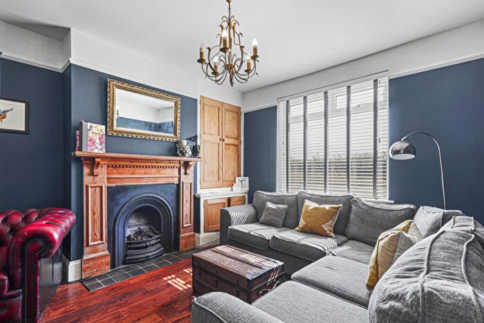 4 Bedroom Detached House For Sale In Thrapston Road, Finedon, Wellingborough, NN9