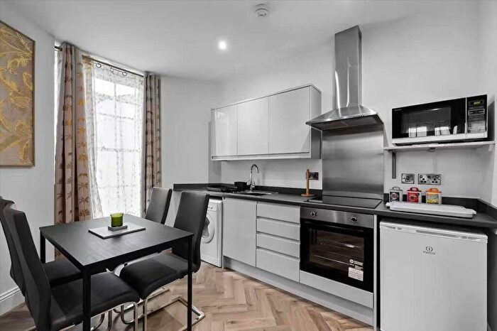 2 Bedroom Apartment To Rent In Radnor Place, Plymouth, PL4