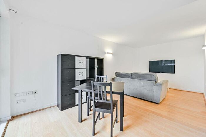 2 Bedroom Flat To Rent In Arizona Building, Deptford, London, SE13