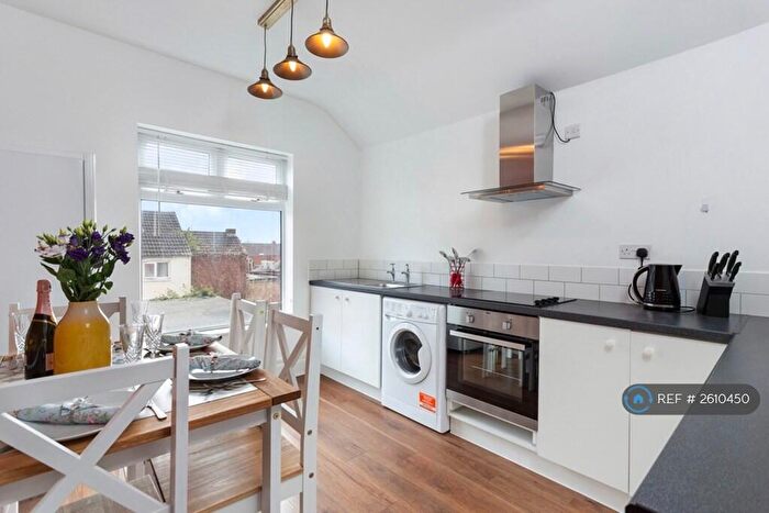 2 Bedroom Flat To Rent In Broadway, Kettering, NN15
