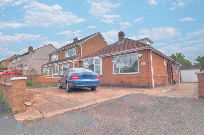 3 Bedroom Detached Bungalow For Sale In Beacon Avenue, Leicester, LE4