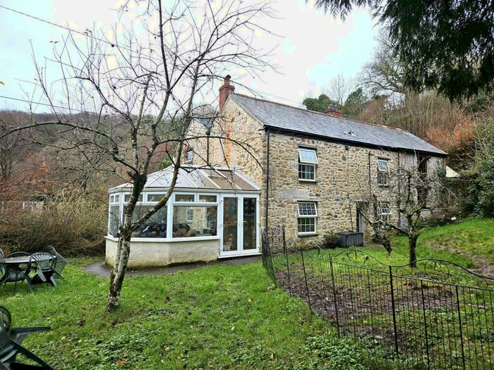 3 Bedroom Semi-Detached House For Sale In Pontsmill, Par, PL24