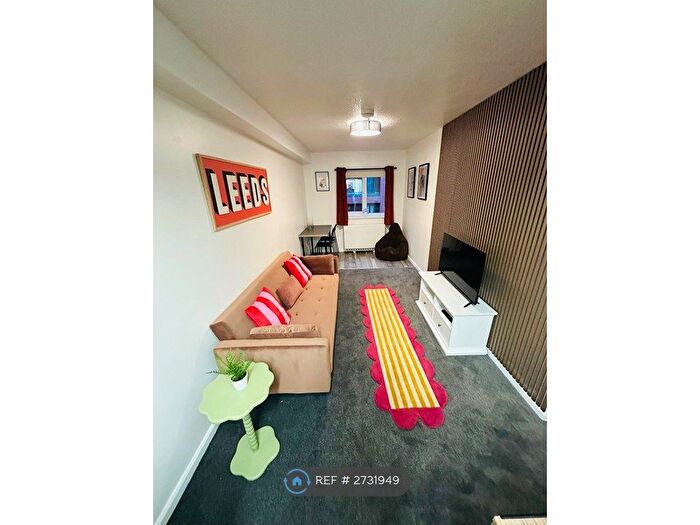 1 Bedroom Flat To Rent In Chantrell Court, Leeds, LS2