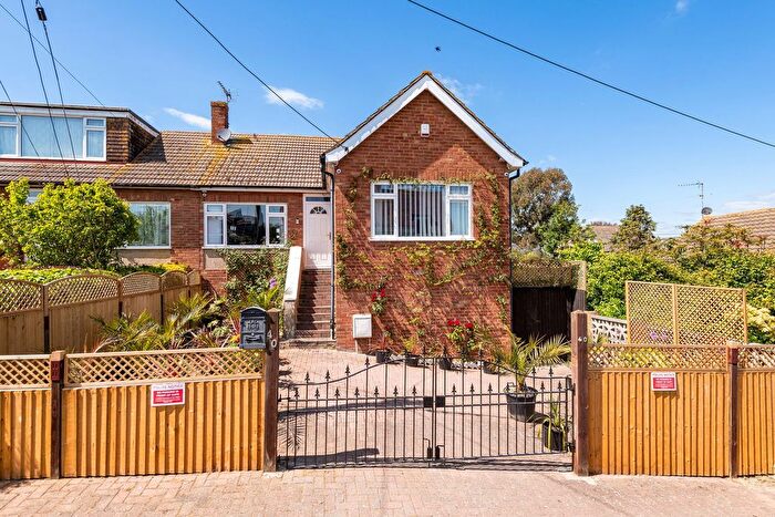 2 Bedroom Semi-detached House For Sale In Lynmouth Drive, Minster On Sea, Sheerness, ME12