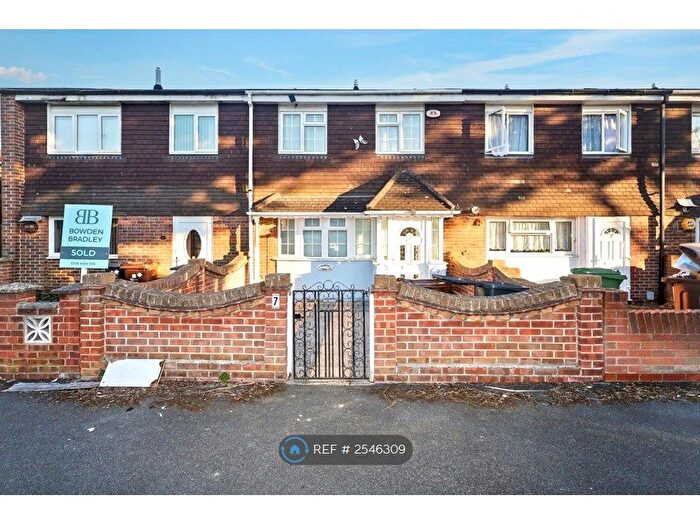 2 Bedroom Flat To Rent In Claridge Road, Dagenham, RM8