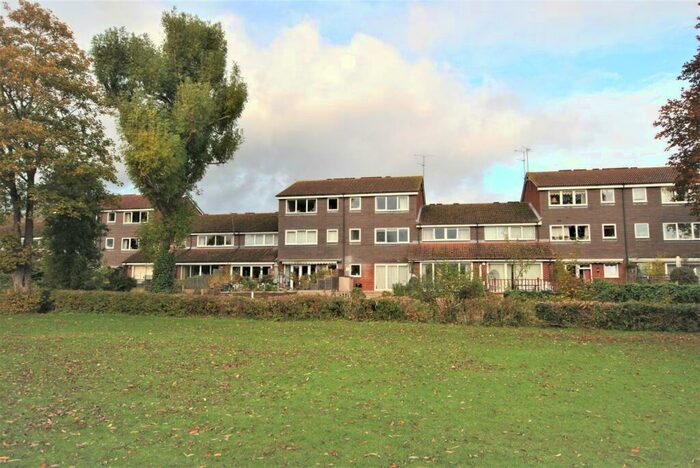1 Bedroom Apartment To Rent In Crendon Court, Caversham, Reading, RG4