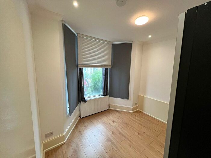 1 Bedroom Flat To Rent In Balfour Road, Ilford, Essex, IG1