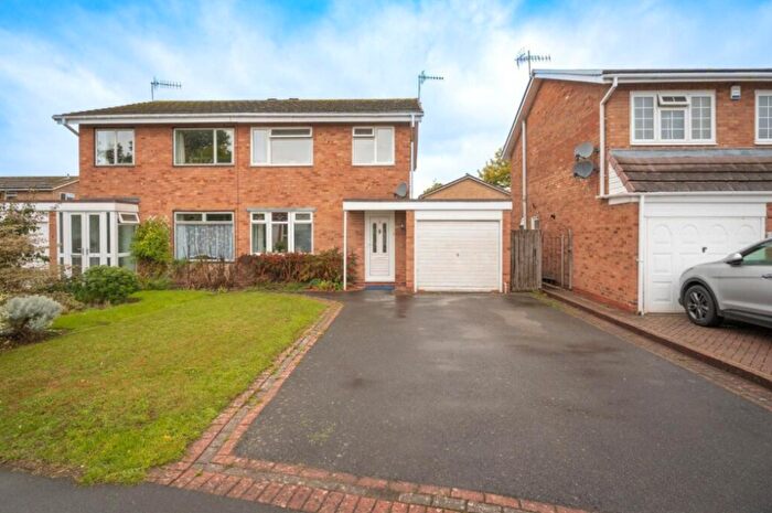 3 Bedroom Semi Detached House For Sale In Roslin Close, Bromsgrove, B60