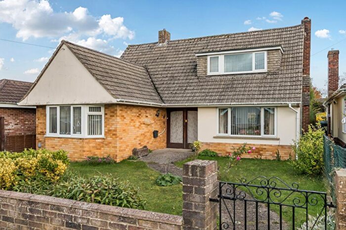 3 Bedroom Detached Bungalow For Sale In Montague Road, Salisbury, SP2