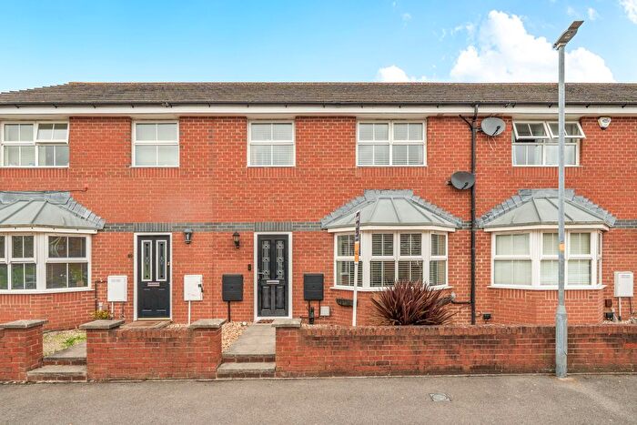 4 Bedroom Terraced House For Sale In St Austell Way, Churchward, Swindon, SN2