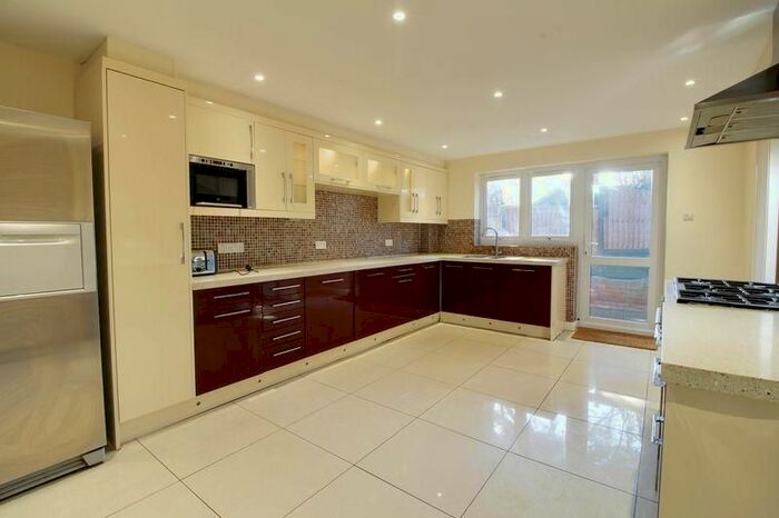 6 Bedroom Property To Rent In Acorn Lane, Cuffley, Potters Bar, EN6