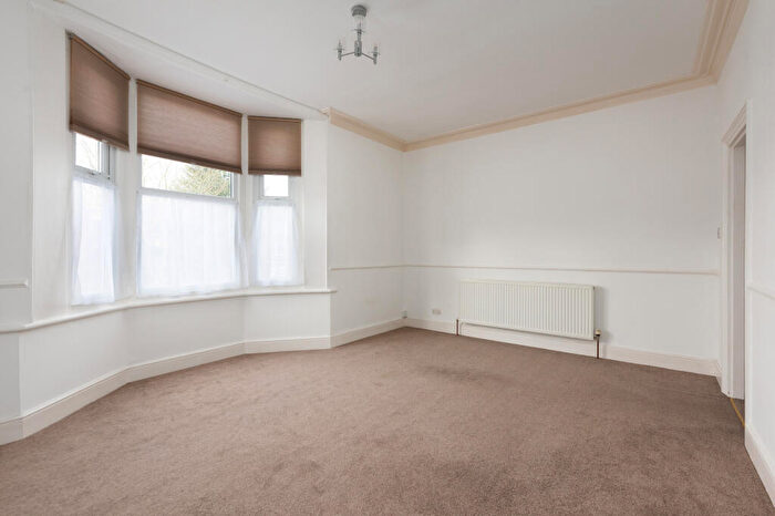 1 Bedroom Flat For Sale In Brunswick Square, Herne Bay, Kent, CT6
