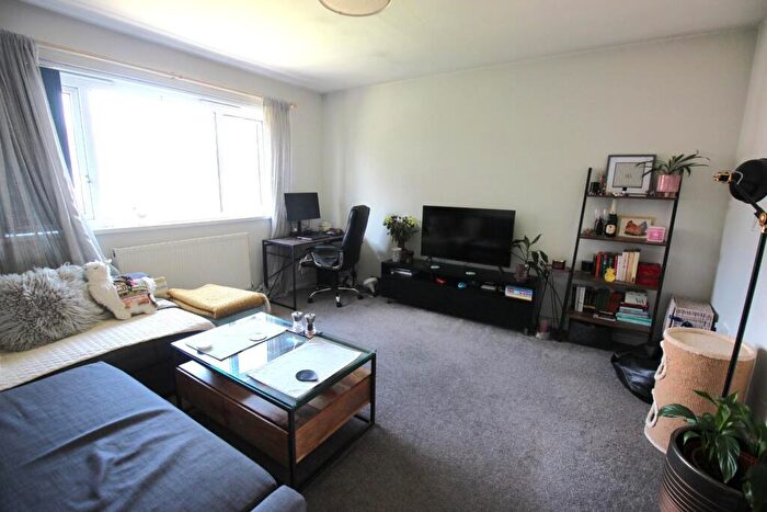 1 Bedroom Flat To Rent In Luffield Road, London, SE2