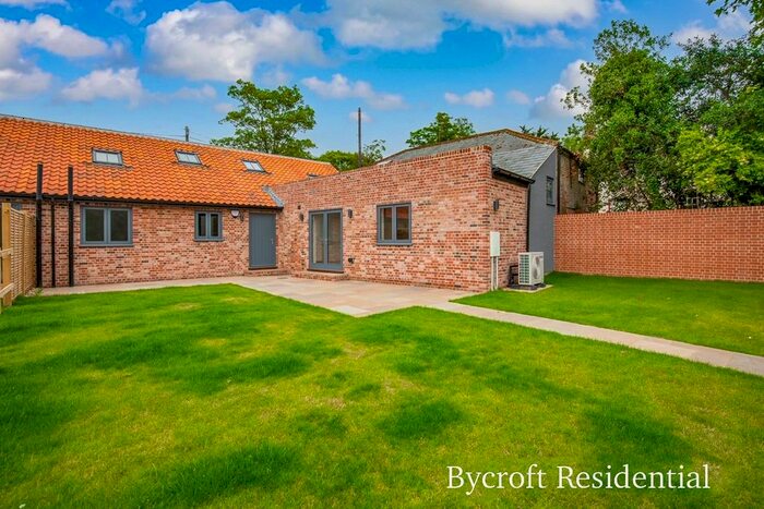 3 Bedroom Barn Conversion For Sale In The Street, Lound, Lowestoft, NR32