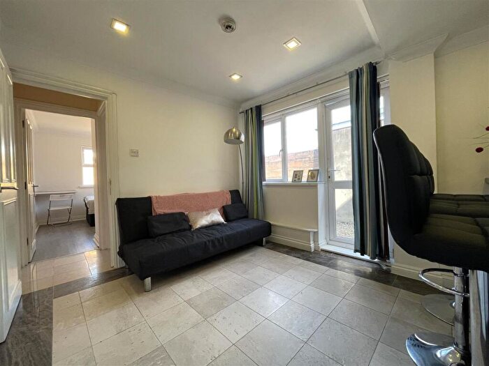 4 Bedroom Apartment To Rent In Letty Street, Cardiff, CF24