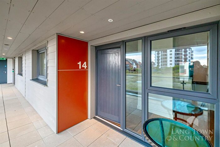 2 Bedroom Flat To Rent In Kingdom Street, Millbay, Plymouth, PL1