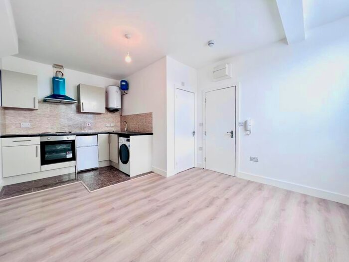 1 Bedroom Flat To Rent In Morning Lane, London, E9