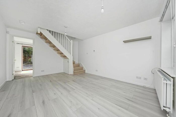 2 Bedroom End Of Terrace House To Rent In St. Francis Road, London, SE22