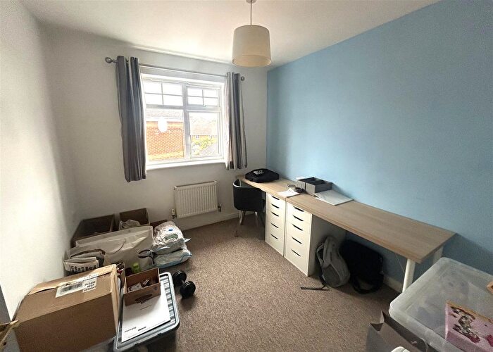 2 Bedroom Flat To Rent In Bright Wire Crescent, Eastleigh, SO50
