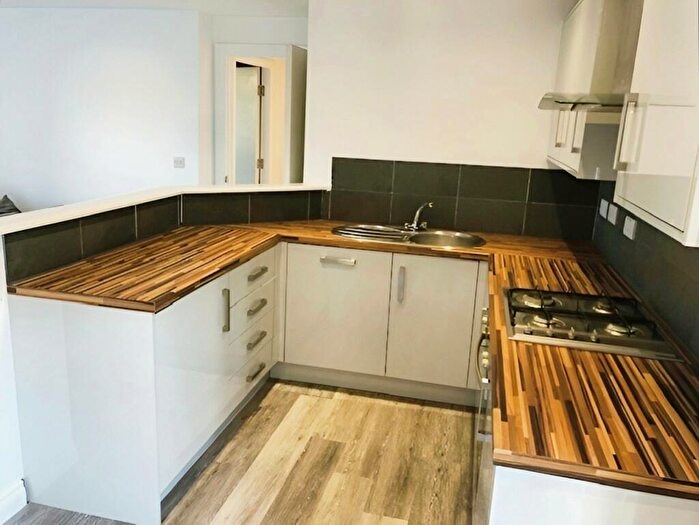2 Bedroom Flat To Rent In Cumberland Avenue, Clifton, Manchester, M27