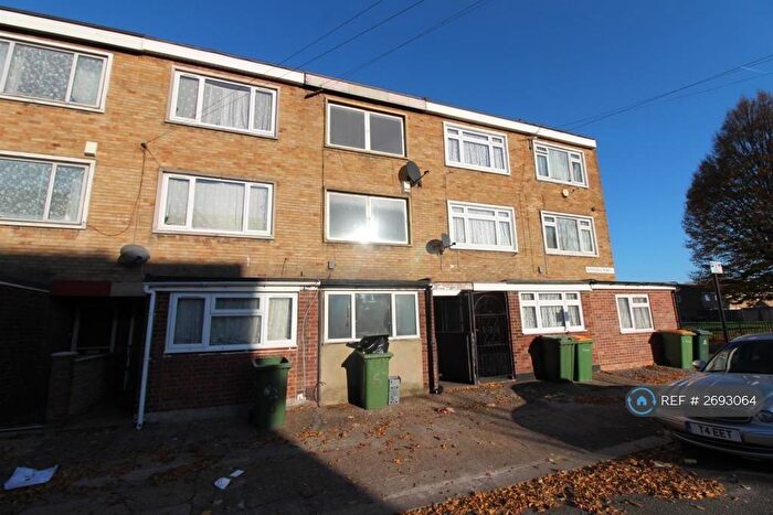 4 Bedroom Terraced House To Rent In Avondale Road, London, E16