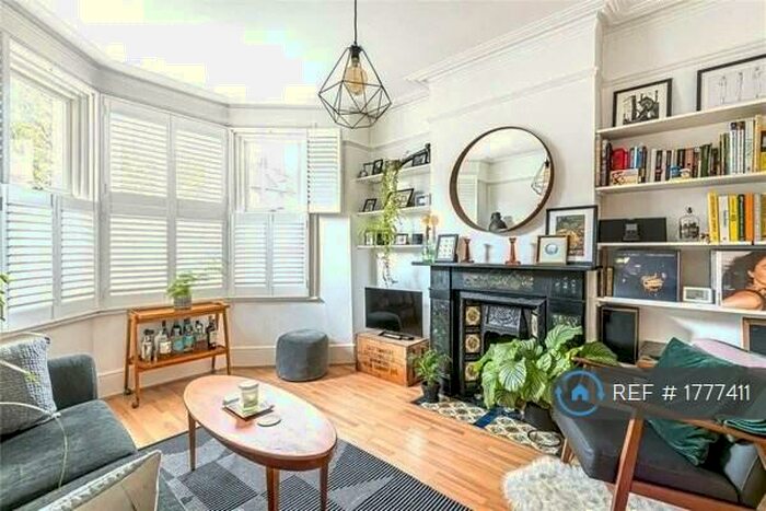 1 Bedroom Flat To Rent In Highworth Road, London, N11