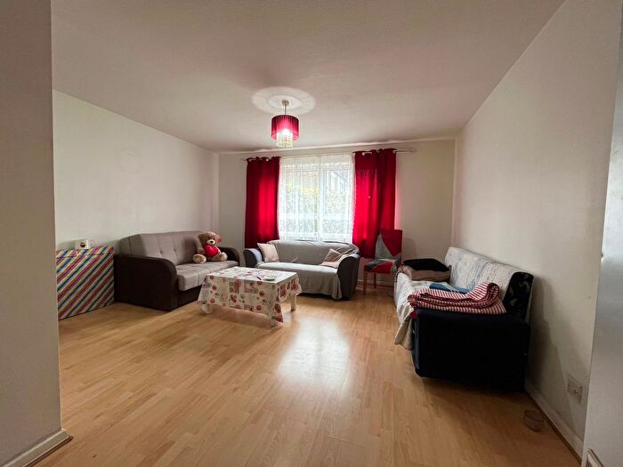 1 Bedroom Flat To Rent In Hastingwood Court, Wellington Road, London, E6