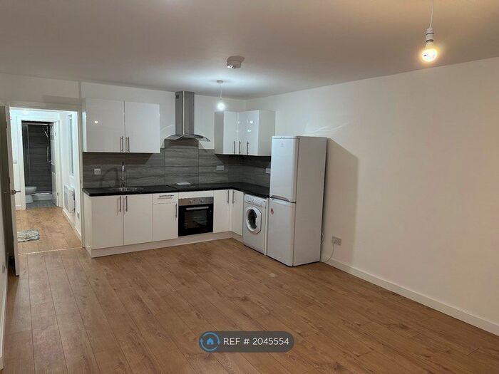 1 Bedroom Flat To Rent In Folwood Avenue, Bournemouth, BH11